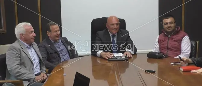 Aeroporto di Crotone, i sindaci della provincia 'pagano moneta' - VIDEO