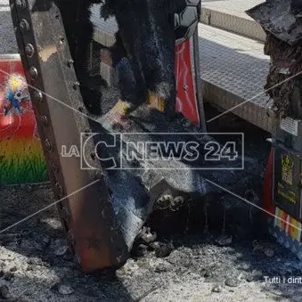 Catanzaro, in fiamme le giostrine di Giovino