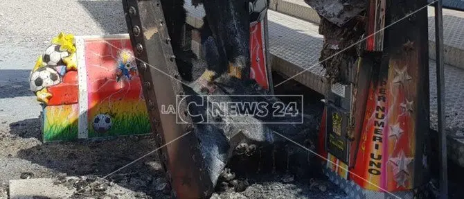 Catanzaro, in fiamme le giostrine di Giovino