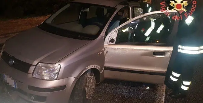 Esce fuori strada e si ribalta con la macchina, un ferito a Satriano