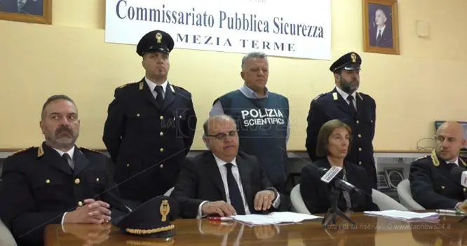 Docenti aggrediti a Lamezia, ultrà tentò di investire un poliziotto - VIDEO