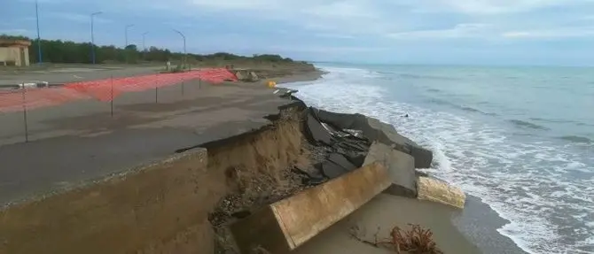 Erosione costiera, il Codacons chiede l’intervento della Regione