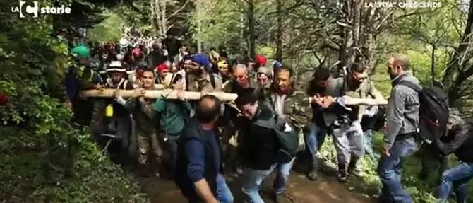 La Pita che scende, fede e tradizioni ad Alessandria del Carretto - VIDEO