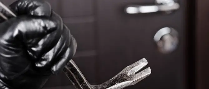 Residente del centro storico mette in fuga scassinatori