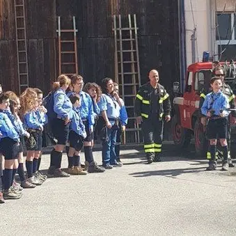 Catanzaro, gruppo scout in visita al comando dei vigili del fuoco