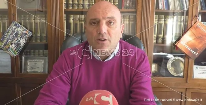 Esplosione a Crotone, il sindaco Pugliese: «Città vicina alla famiglia»