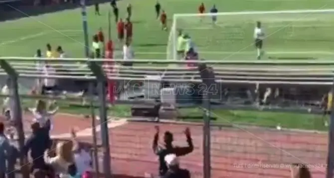 Il Roccella festeggia la permanenza in Serie D - VIDEO