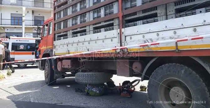 Campora, in gravi condizioni ciclista travolto da un camion