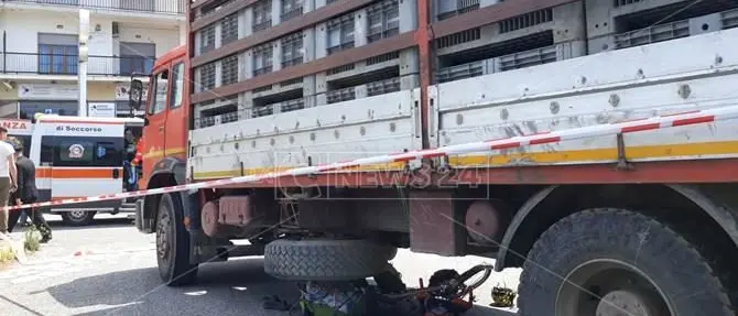 Campora, in gravi condizioni ciclista travolto da un camion