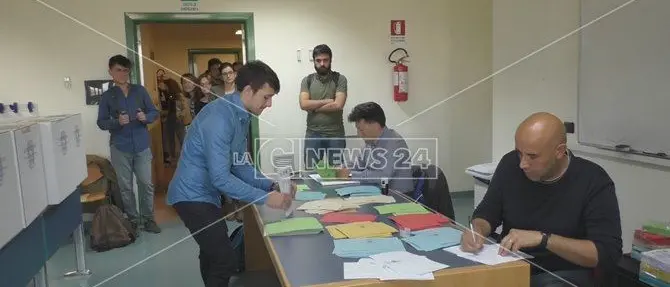 Catanzaro, elezioni all'Università di Catanzaro: sfida tra Primavera e Insieme - VIDEO