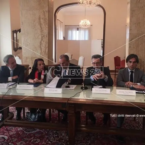 Immobili confiscati alle famiglie dell’ex polveriera, accordo in Prefettura