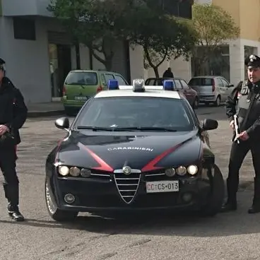 Tenta di disfarsi della cocaina, arrestato dai carabinieri