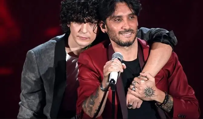 Il cantante di origini vibonesi Fabrizio Moro sul palco di Eurovision