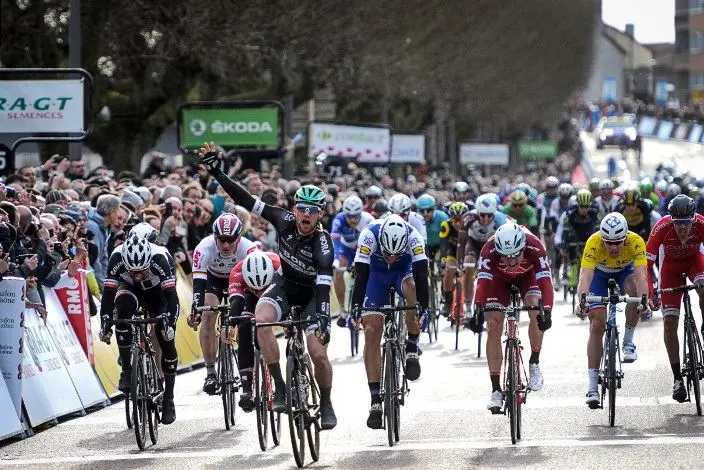 GIRO D’ITALIA | Settima tappa: vince Bennett davanti a Viviani e Bonifazio