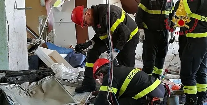 Esplosione a Crotone, nuovo sopralluogo dei Vigili del Fuoco