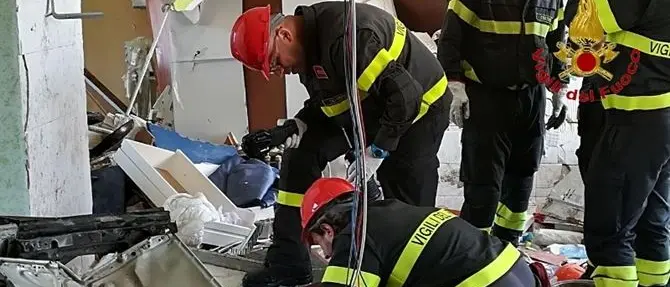Esplosione a Crotone, nuovo sopralluogo dei Vigili del Fuoco