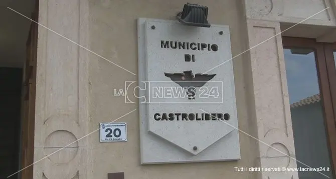 Castrolibero, la testimonianza di Carolina Liporace commuove la comunità in Piazza XX Settembre\n