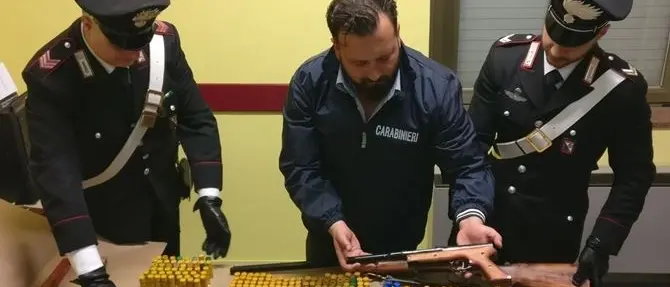 Fabbrica armi clandestine, arrestato dai carabinieri