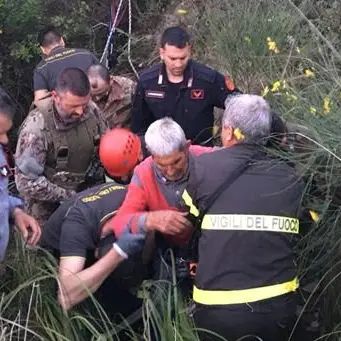 I Cacciatori di Calabria salvano un anziano dopo una notte tra i rovi