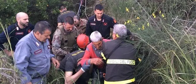 I Cacciatori di Calabria salvano un anziano dopo una notte tra i rovi