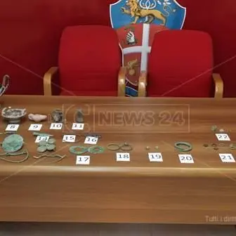 Ritrovato tesoro archeologico in una stalla di Crotone -FOTO