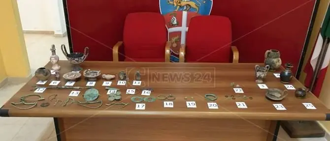 Ritrovato tesoro archeologico in una stalla di Crotone -FOTO