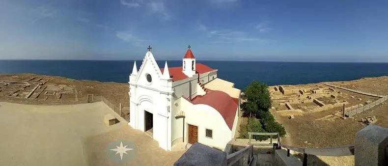 Capocolonna, il quartiere che vive solo a maggio