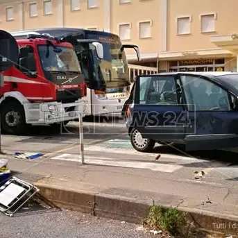 Aggressione a docenti scambiati per tifosi, arrestato un minore