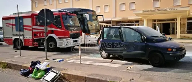 Aggressione a docenti scambiati per tifosi, arrestato un minore