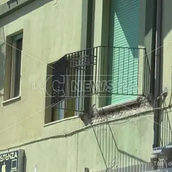 Balcone crollato a Catanzaro, la Procura sequestra l'appartamento - VIDEO