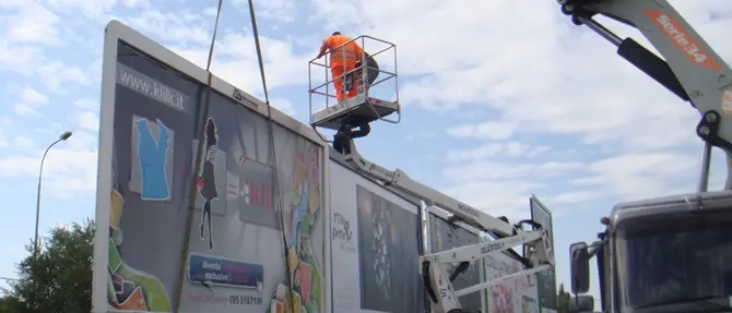 Catanzaro, varato il nuovo regolamento sugli impianti pubblicitari