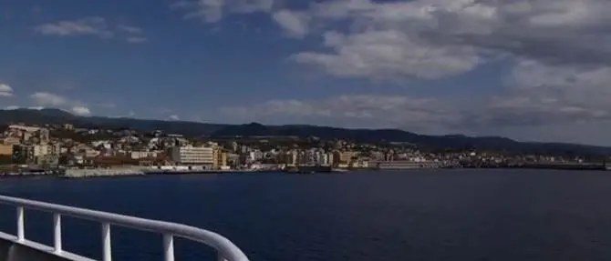 Reggio, l'amministrazione si oppone al passaggio dei tir in città