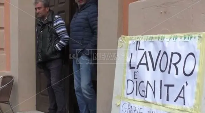 In disoccupazione forzata da 18 mesi: lavoratori in protesta - VIDEO