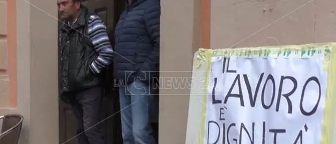 In disoccupazione forzata da 18 mesi: lavoratori in protesta - VIDEO