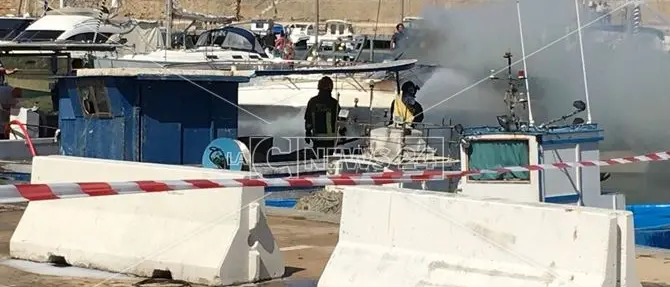 Motoscafo in fiamme, intervento più tempestivo avrebbe azzerato i danni
