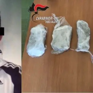 Viaggiava con 600 grammi di droga in auto, arrestato