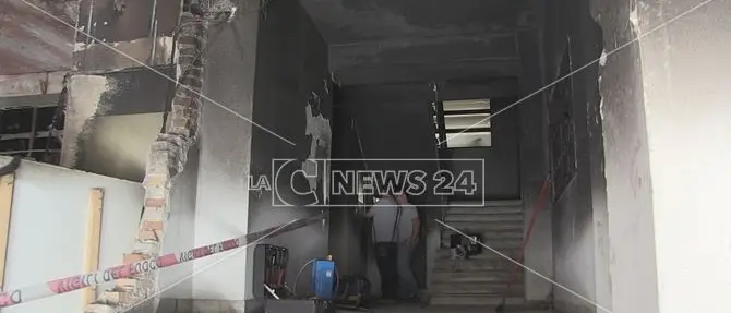 Ordigno a Cosenza, sopralluogo del magistrato e degli artificieri