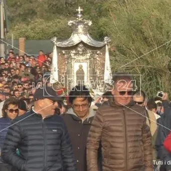 Pellegrinaggio a Capocolonna, un rito senza tempo - VIDEO