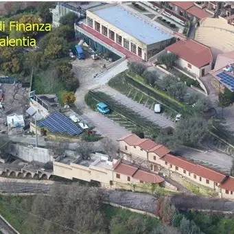 Abusivismo edilizio in un villaggio turistico nel Vibonese, scatta il sequestro
