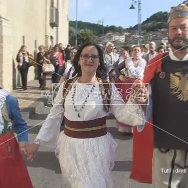 La Bukuria Arbereshe colora le strade del centro di Cosenza - VIDEO