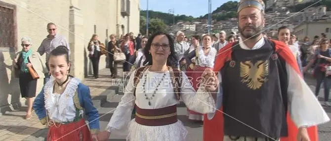 La Bukuria Arbereshe colora le strade del centro di Cosenza - VIDEO