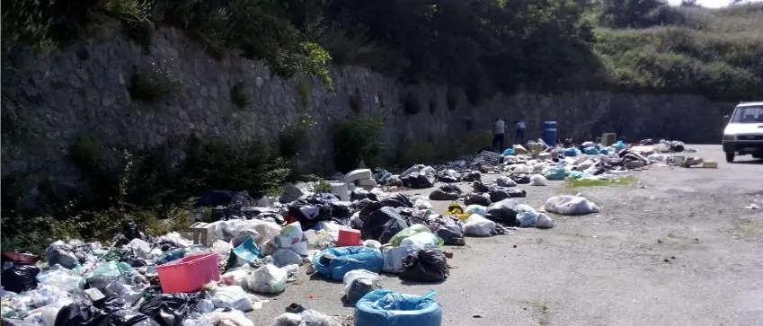 Discariche abusive, la Provincia di Catanzaro ne rimuove tre - VIDEO
