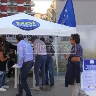 Contratto di Governo, maggioranza bulgara nei gazebo della Lega - VIDEO