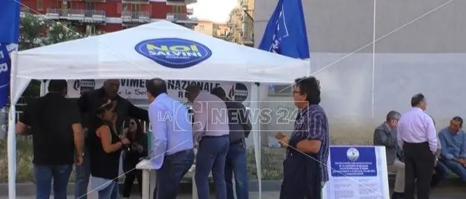 Contratto di Governo, maggioranza bulgara nei gazebo della Lega - VIDEO