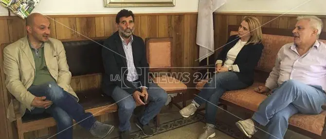 Minacce al sindaco Belcastro: «Non arretreremo per il bene di Caulonia»