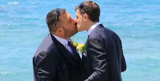 Matrimonio gay un anno dopo, ecco la Calabria che dice Sì - VIDEO