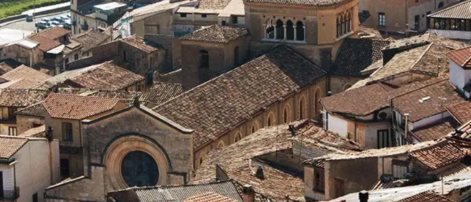 Cosenza riscopre i suoi antichi tesori con il trekking urbano