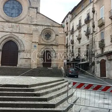 Niente dissuasori a Piazza Duomo, la Soprintendenza ordina la rimozione