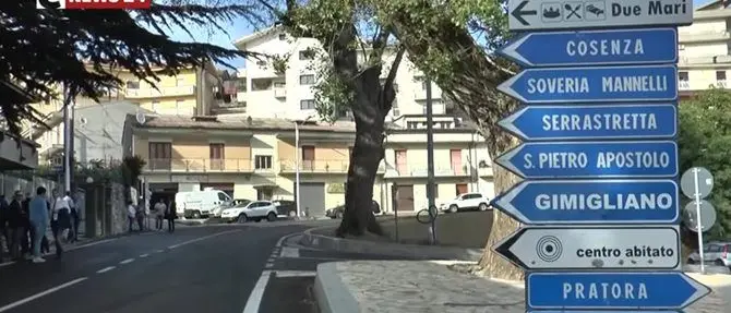 Tiriolo, dopo otto anni riapre la strada chiusa per frana - VIDEO