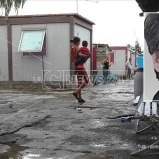 Cinquantenne ucciso nel campo rom di Lamezia, ricercato il killer - VIDEO